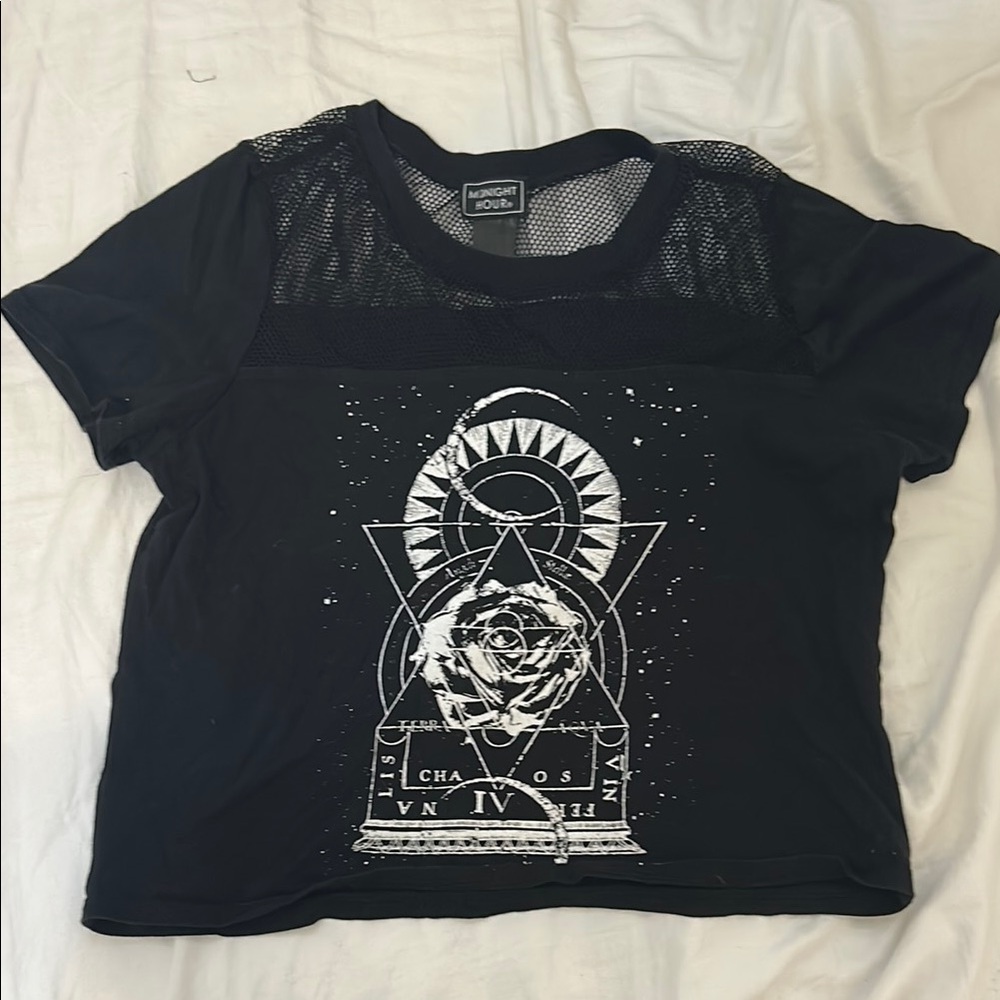 Hot Topic Black Graphic Crop Tee